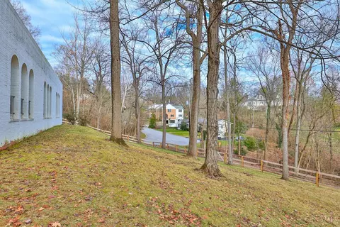 Exterior - 6 Corbin Dr, Cincinnati, OH 45208 photo 9 of 15