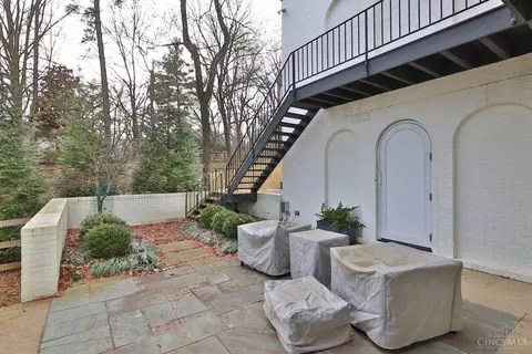 Exterior - 6 Corbin Dr, Cincinnati, OH 45208 photo 6 of 15