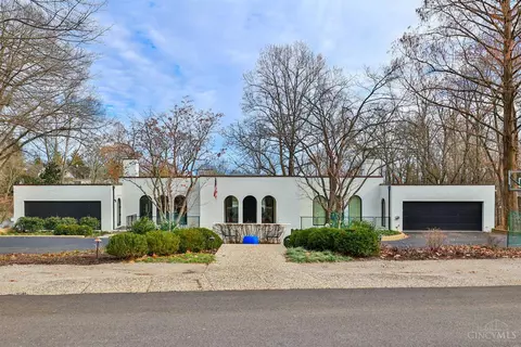 6 Corbin Dr, Cincinnati, OH 45208