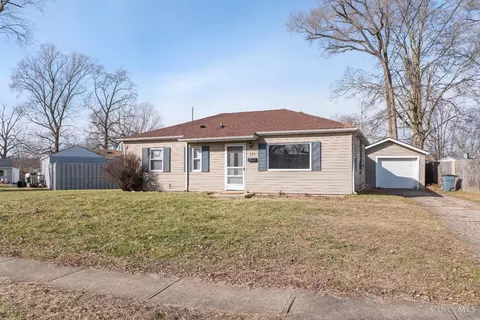 121 Holly Ln, Mason, OH 45040