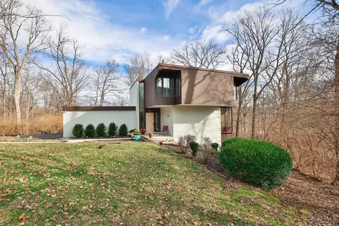 Exterior - 8288 Bridle Rd, Cincinnati, OH 45244 photo 2 of 18