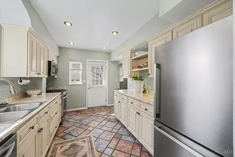 Kitchen - 3715 Simpson Ave, Fairfax, OH 45227 photo 1 of 2