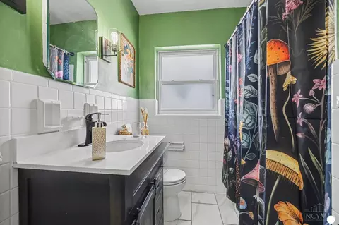 Bath - 3715 Simpson Ave, Fairfax, OH 45227 photo 1 of 2