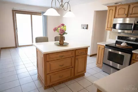 Kitchen - 3 Brater Ct, Hamilton, OH 45013 photo 2 of 2