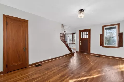 Living - 4635 Mayhew Ave, Cincinnati, OH 45238 photo 3 of 4