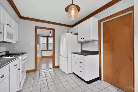 Kitchen - 4635 Mayhew Ave, Cincinnati, OH 45238 photo 2 of 3