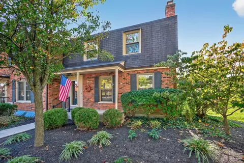 33 Creekwood Sq, Glendale, OH 45246