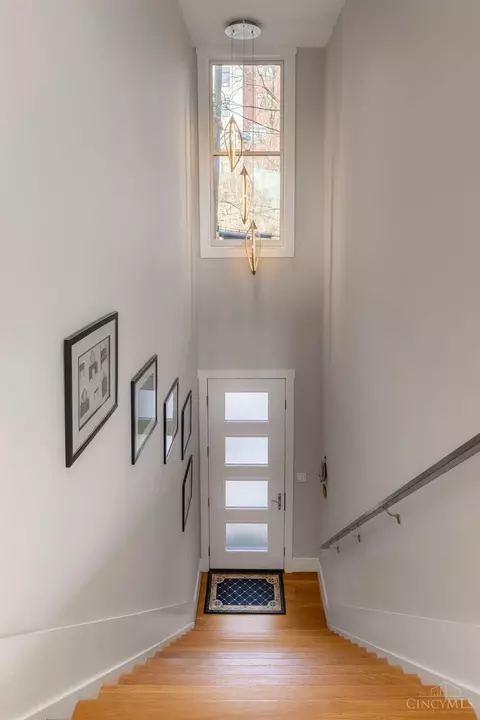 Entry Way - 305 Seitz St, Cincinnati, OH 45202 photo 1 of 6