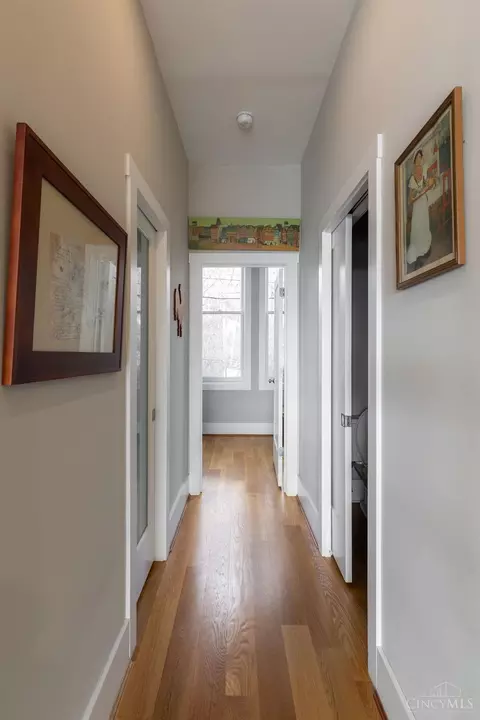 Entry Way - 305 Seitz St, Cincinnati, OH 45202 photo 2 of 6