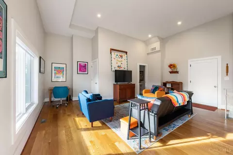 Living - 305 Seitz St, Cincinnati, OH 45202 photo 4 of 4