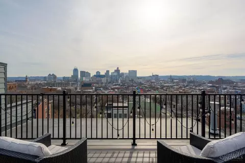 Exterior - 305 Seitz St, Cincinnati, OH 45202 photo 3 of 7