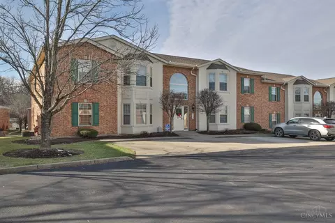 5481 Asbury Lake Dr, Cincinnati, OH 45247