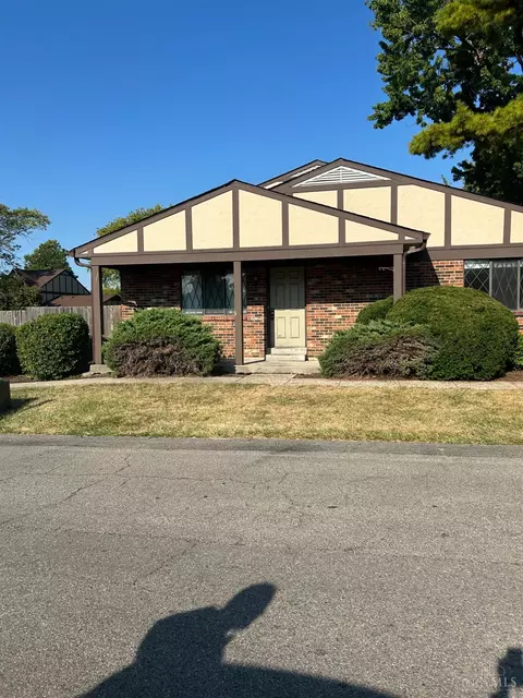7393 Saxony Dr, West Chester, OH 45069