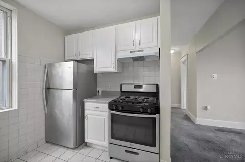 Kitchen - 3280 Jefferson Ave, Cincinnati, OH 45220 photo 6 of 6