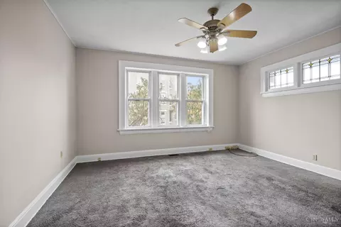 Living - 3280 Jefferson Ave, Cincinnati, OH 45220 photo 6 of 9