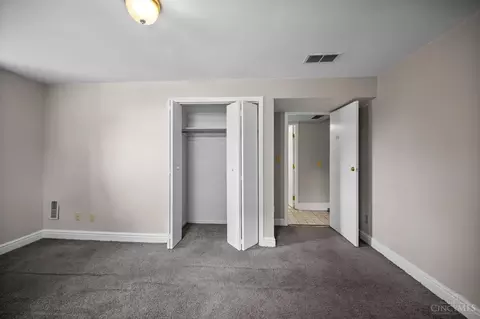 Bedroom - 3280 Jefferson Ave, Cincinnati, OH 45220 photo 11 of 16
