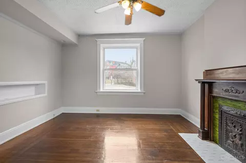 Living - 3280 Jefferson Ave, Cincinnati, OH 45220 photo 5 of 9