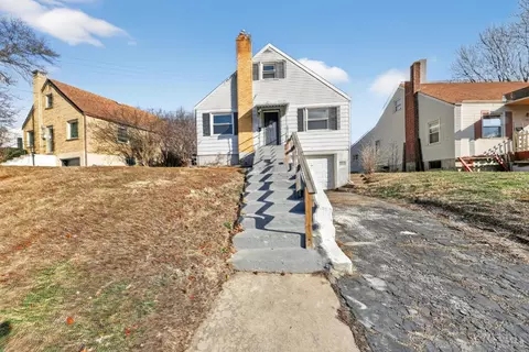 2922 Royal Glen Dr, Colerain Twp, OH 45239