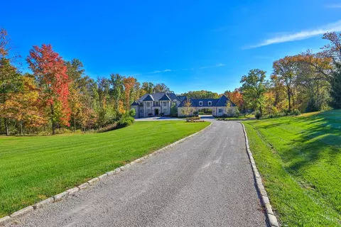 Exterior - 9725 Cunningham Rd, Cincinnati, OH 45243 photo 8 of 11