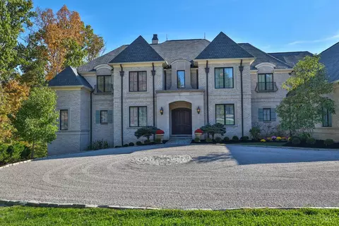 Exterior - 9725 Cunningham Rd, Cincinnati, OH 45243 photo 3 of 11