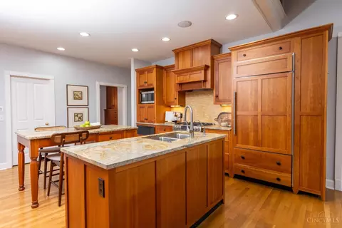 Kitchen - 9850 Zig Zag Rd, Montgomery, OH 45242 photo 3 of 5