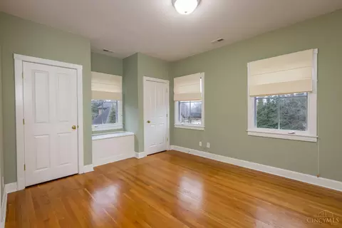 Bedroom - 9850 Zig Zag Rd, Montgomery, OH 45242 photo 6 of 7