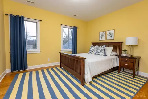 Bedroom - 9850 Zig Zag Rd, Montgomery, OH 45242 photo 4 of 7