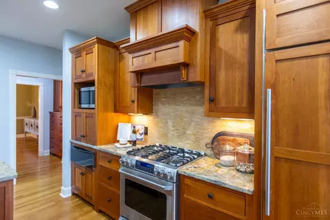 Kitchen - 9850 Zig Zag Rd, Montgomery, OH 45242 photo 5 of 5