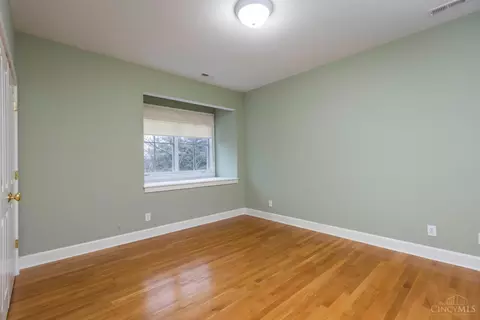 Bedroom - 9850 Zig Zag Rd, Montgomery, OH 45242 photo 7 of 7