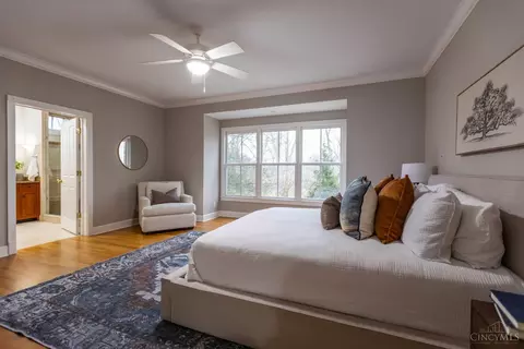 Bedroom - 9850 Zig Zag Rd, Montgomery, OH 45242 photo 3 of 7