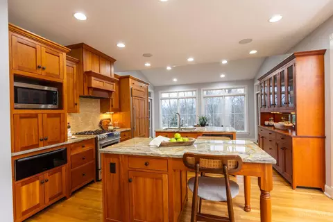 Kitchen - 9850 Zig Zag Rd, Montgomery, OH 45242 photo 4 of 5