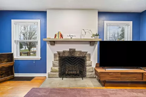 Living - 1449 Cardington Rd, Kettering, OH 45409 photo 4 of 4