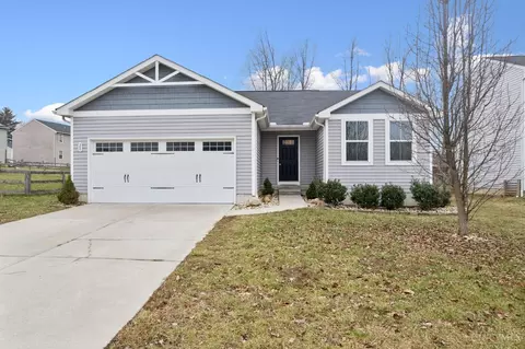 20 Charmalee Dr, Amelia, OH 45102