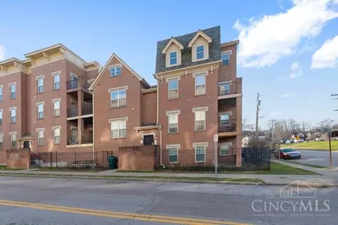 203 University Ave, Cincinnati, OH 45219