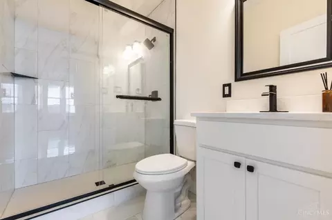 Bath - 4746 Highridge Ave, Cincinnati, OH 45238 photo 1 of 2