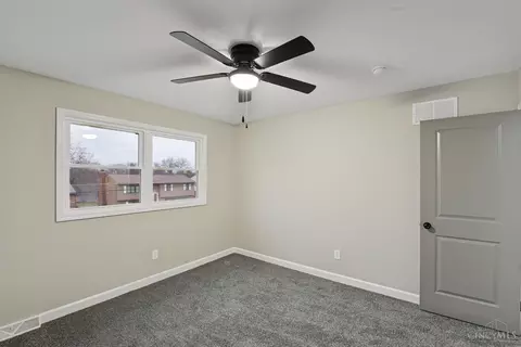Bedroom - 1033 Hearthstone Dr, Cincinnati, OH 45231 photo 13 of 14