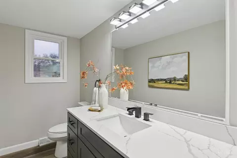 Bath - 1033 Hearthstone Dr, Cincinnati, OH 45231 photo 5 of 6