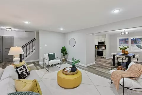 Living - 1033 Hearthstone Dr, Cincinnati, OH 45231 photo 2 of 7