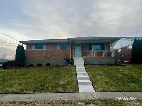5675 Hollowview Ct, Cincinnati, OH 45233