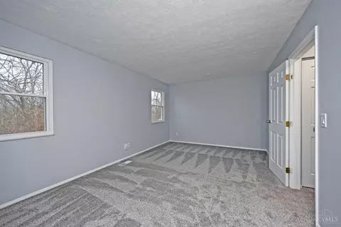 439 Mcintosh Dr, Cincinnati, OH 45255 photo 23