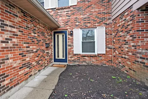 439 Mcintosh Dr, Cincinnati, OH 45255 photo 3