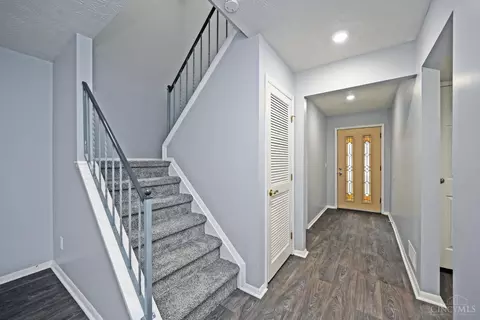 439 Mcintosh Dr, Cincinnati, OH 45255 photo 4