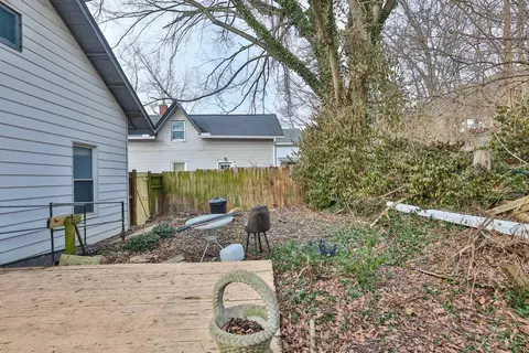 Exterior - 5366 Tyndall Ave, Cincinnati, OH 45233 photo 6 of 7
