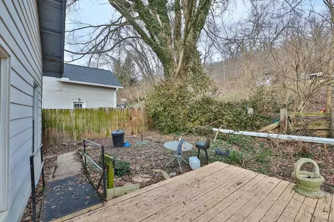 Exterior - 5366 Tyndall Ave, Cincinnati, OH 45233 photo 5 of 7