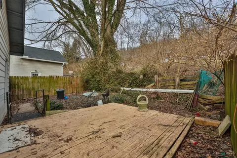 Exterior - 5366 Tyndall Ave, Cincinnati, OH 45233 photo 4 of 7