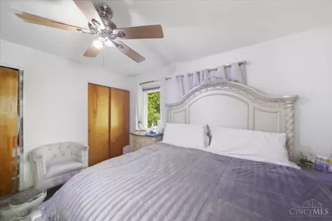 Bedroom - 8433 Jonfred Ct, Cincinnati, OH 45231 photo 2 of 6