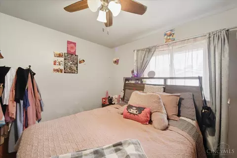 Bedroom - 8433 Jonfred Ct, Cincinnati, OH 45231 photo 6 of 6