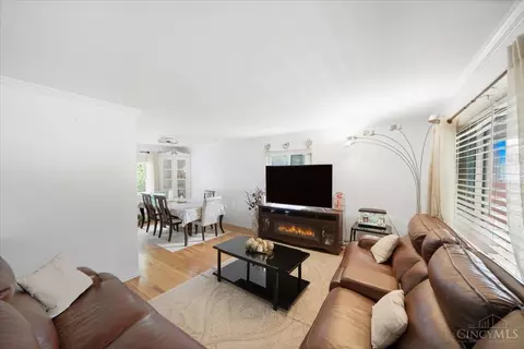 Living - 8433 Jonfred Ct, Cincinnati, OH 45231 photo 1 of 1