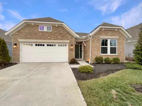4332 R E Smith Dr, West Chester, OH 45069