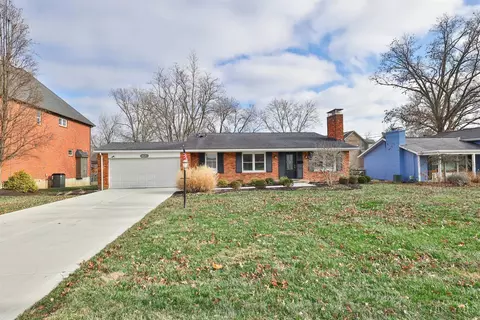 9890 Knollbrook Ter, Montgomery, OH 45242